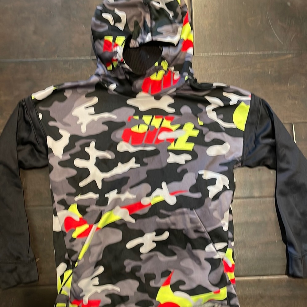 Nike Dri-fit Youth Small Boys Hoodie - Neon camo